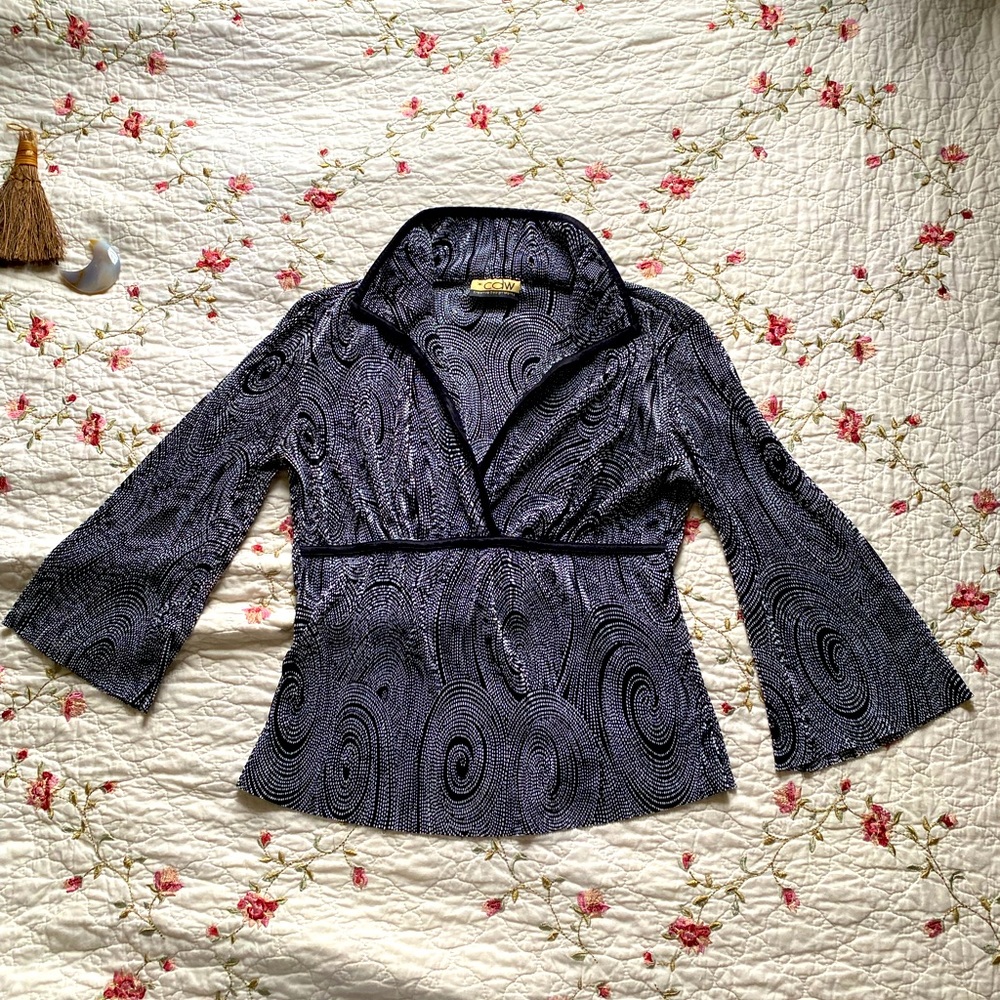 Vintage bell sleeves shirt